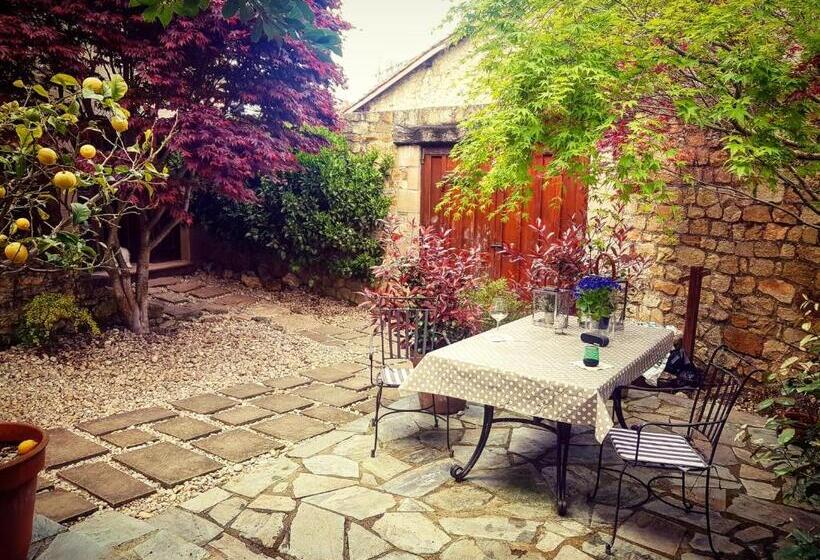 Apartamentos Palacion De Santillana