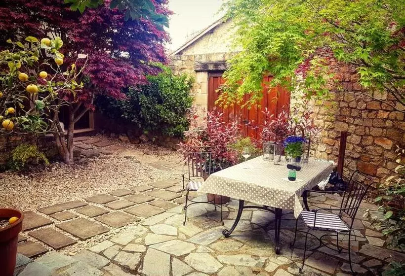 Apartamentos Palacion De Santillana