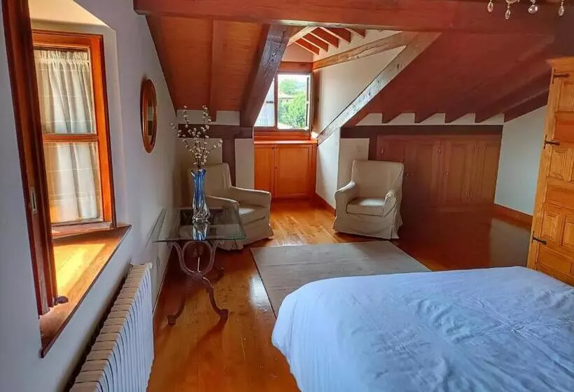 Apartamentos Palacion De Santillana