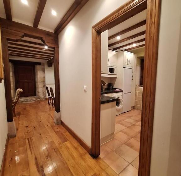 Apartamentos Palacion De Santillana