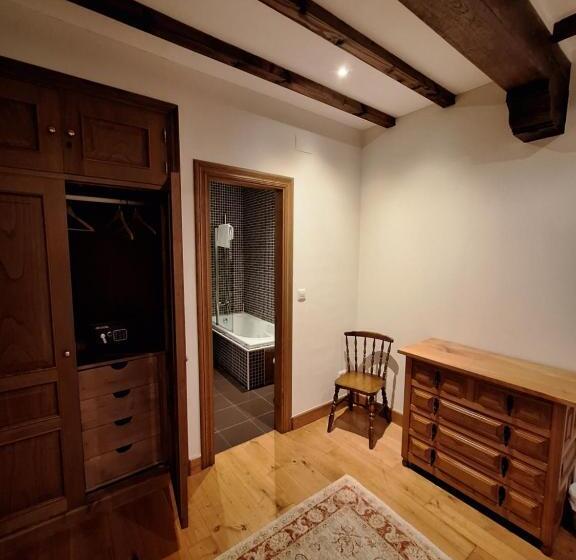 Apartamentos Palacion De Santillana