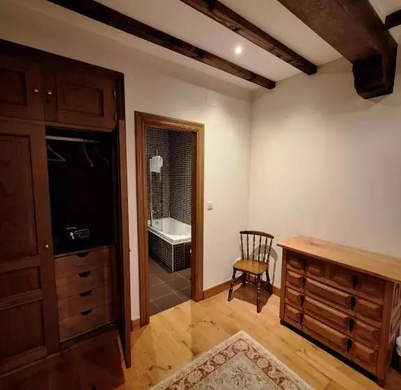 Apartamentos Palacion De Santillana