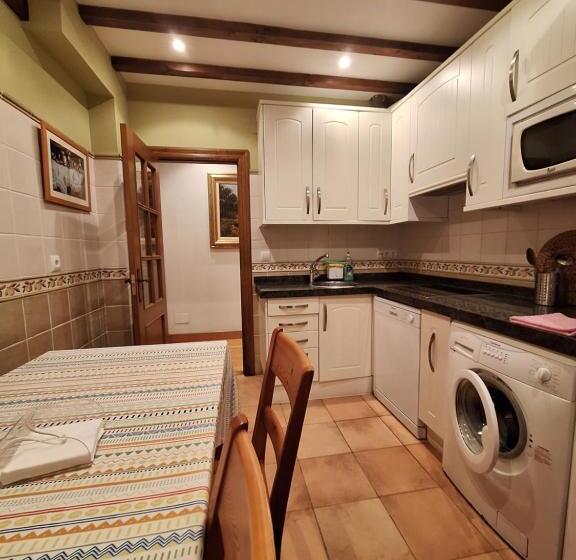 Apartamentos Palacion De Santillana