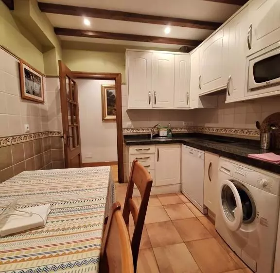 Apartamentos Palacion De Santillana