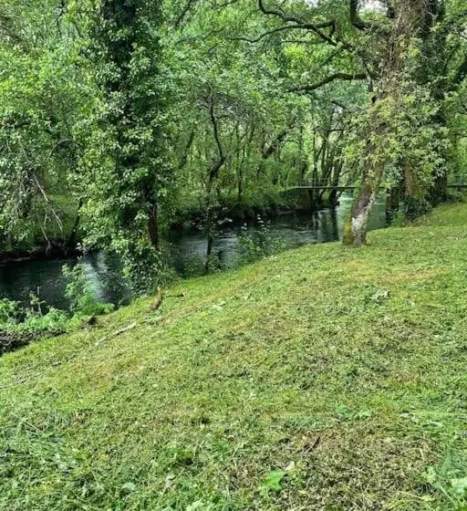Preciosa Casa Con Piscina Y Bosque Privados En Sigüeiro, Santiago De Compostela