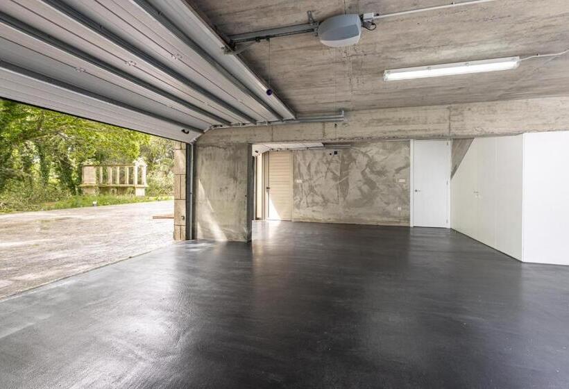 Preciosa Casa Con Piscina Y Bosque Privados En Sigüeiro, Santiago De Compostela