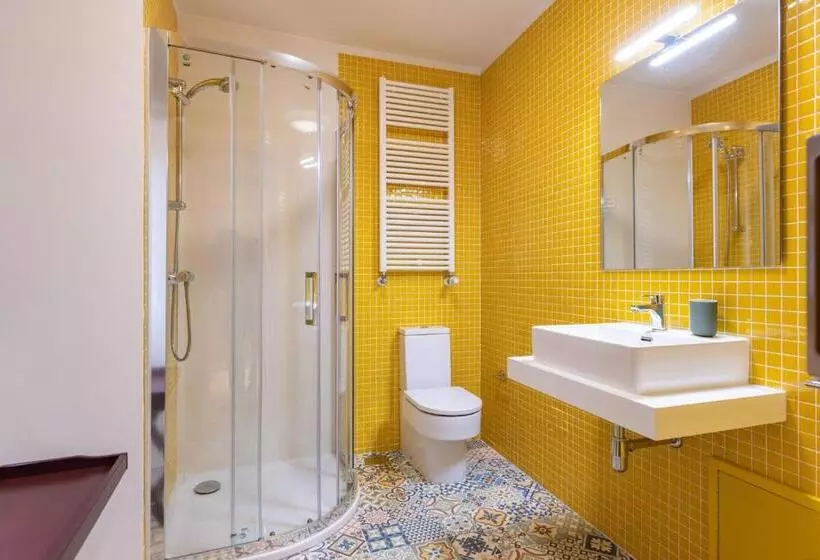 Preciosa Casa Con Piscina Y Bosque Privados En Sigüeiro, Santiago De Compostela