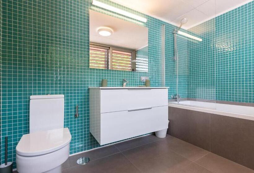 Preciosa Casa Con Piscina Y Bosque Privados En Sigüeiro, Santiago De Compostela