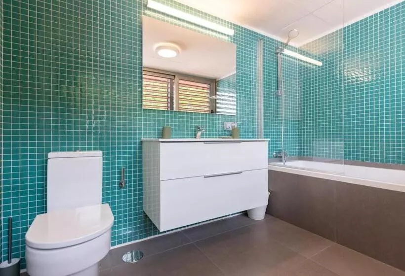 Preciosa Casa Con Piscina Y Bosque Privados En Sigüeiro, Santiago De Compostela