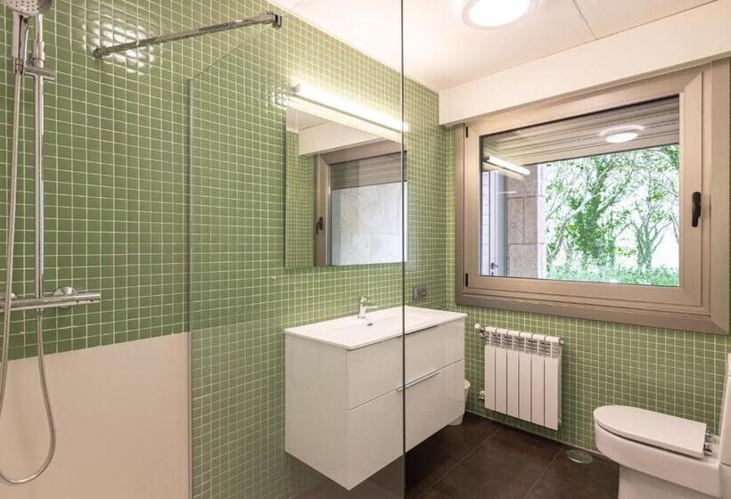 Preciosa Casa Con Piscina Y Bosque Privados En Sigüeiro, Santiago De Compostela