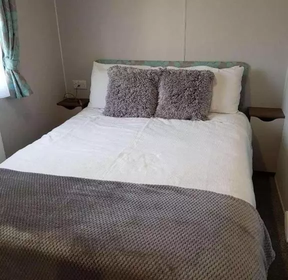 Lake District Willerby Vogue Lodge, Lake View On Haven Lakeland Gold Grade