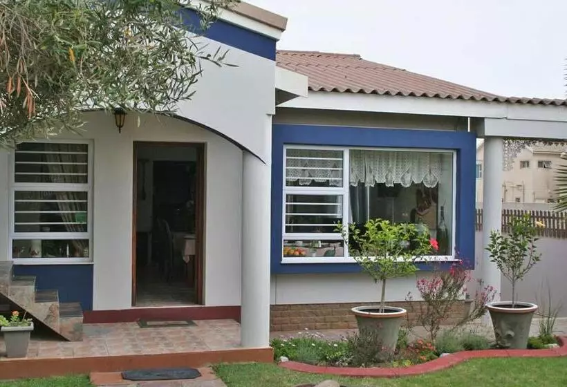 پانسیون Room In Bb   Room For 4 Guests   Amarachi Guesthouse In Swakopmund Namibia   Beach In 500m