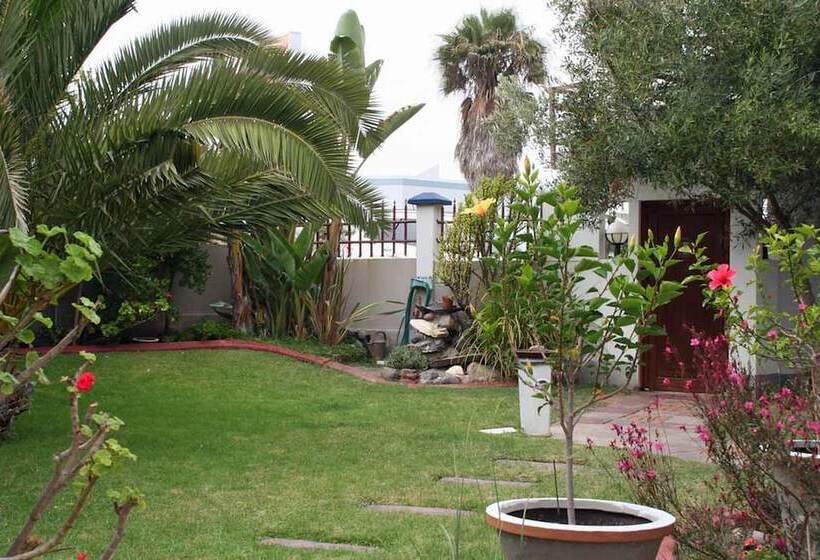 پانسیون Room In Bb Room For 4 Guests Amarachi Guesthouse In Swakopmund Namibia Beach In 500m