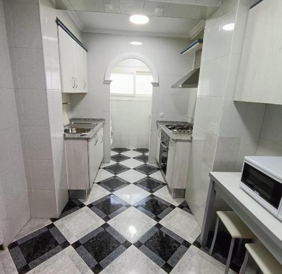 Piso Calidad Precio Junto A La Playa De La Victoria