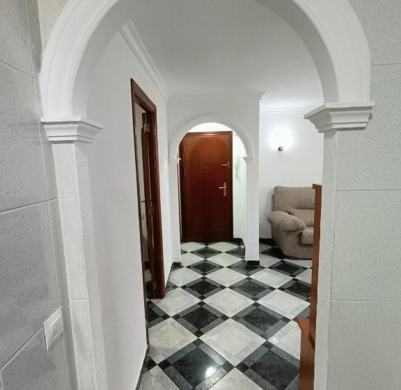 Piso Calidad Precio Junto A La Playa De La Victoria