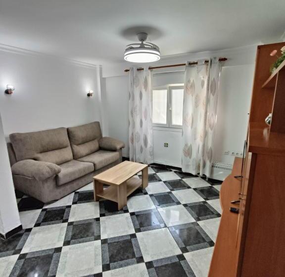 Piso Calidad Precio Junto A La Playa De La Victoria