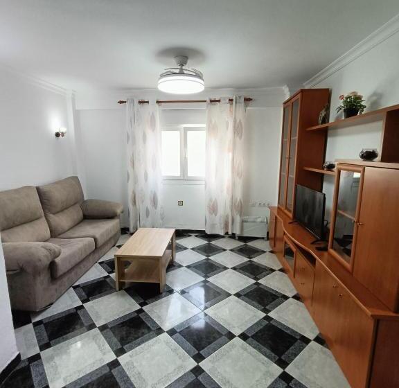 Piso Calidad Precio Junto A La Playa De La Victoria