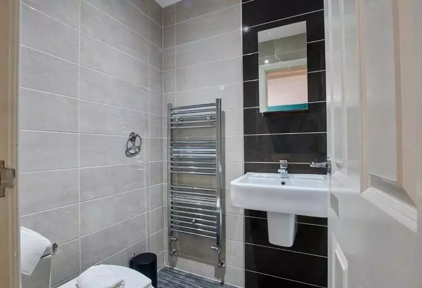 Spacious City Centre 3 Bedroom, 3 Bathroom