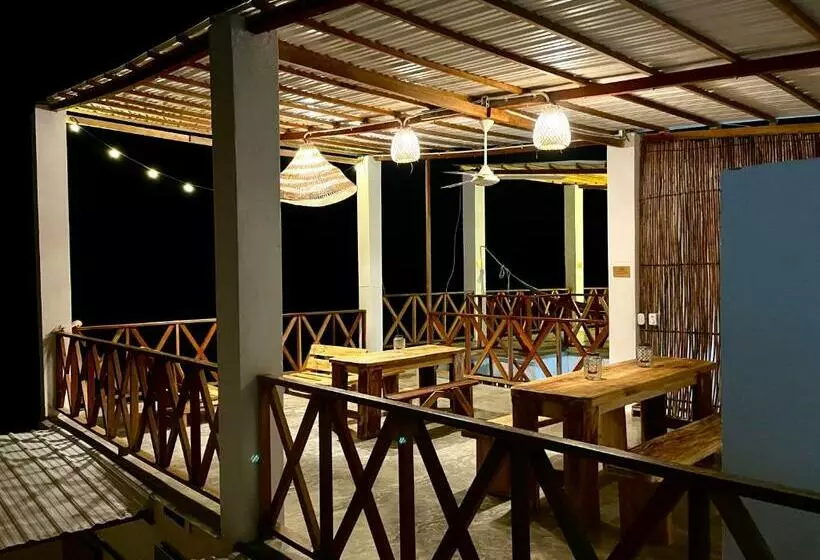 ユースホステル Hostal Casa En La Ciénaga