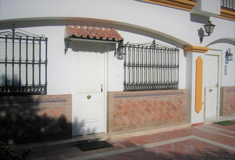 Apartamentos La Libertad Estepona