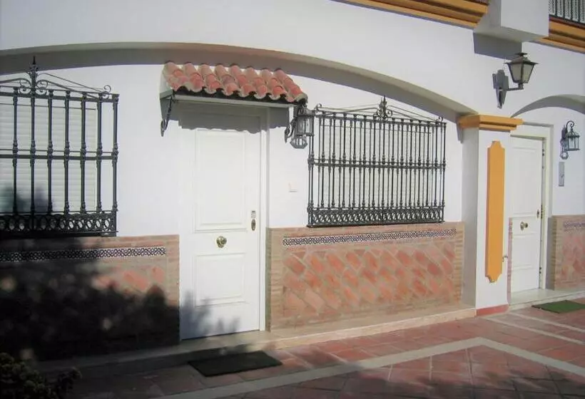 Apartamentos La Libertad Estepona