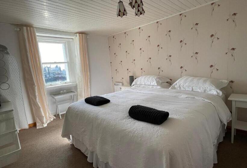 Bed and Breakfast Forty Five, John Street, Stromness