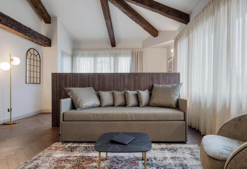 Hôtel Porta Altinia Suites