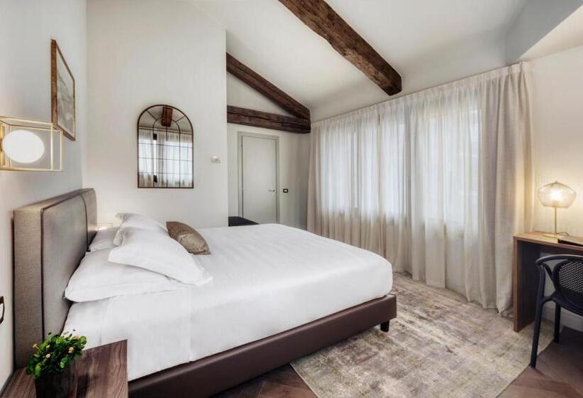 Hôtel Porta Altinia Suites