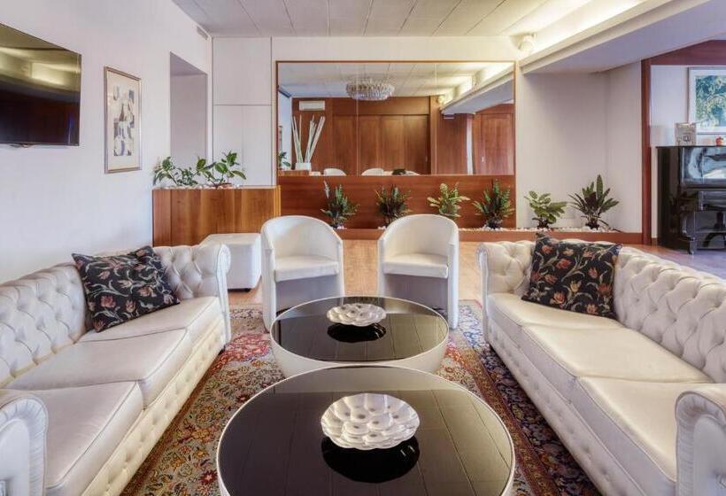 Hôtel Porta Altinia Suites