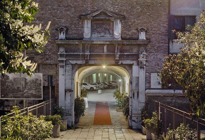 Hôtel Porta Altinia Suites