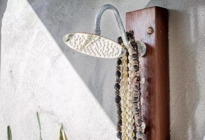 Pet Friendly House Opposite Bokarina Beach