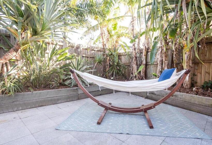 Pet Friendly House Opposite Bokarina Beach