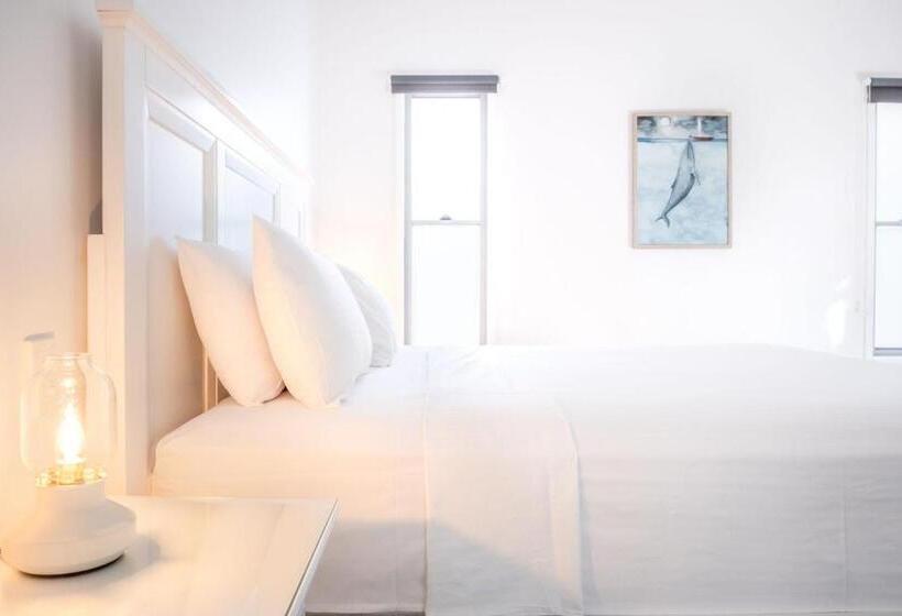 Pet Friendly House Opposite Bokarina Beach