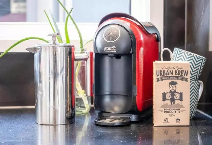 Pet Friendly House Opposite Bokarina Beach