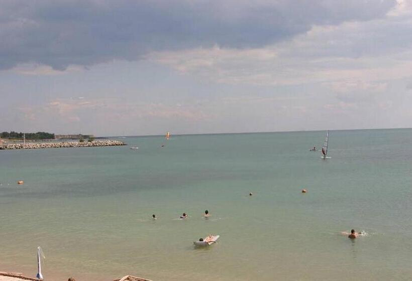 Отель Harmony Beach Family