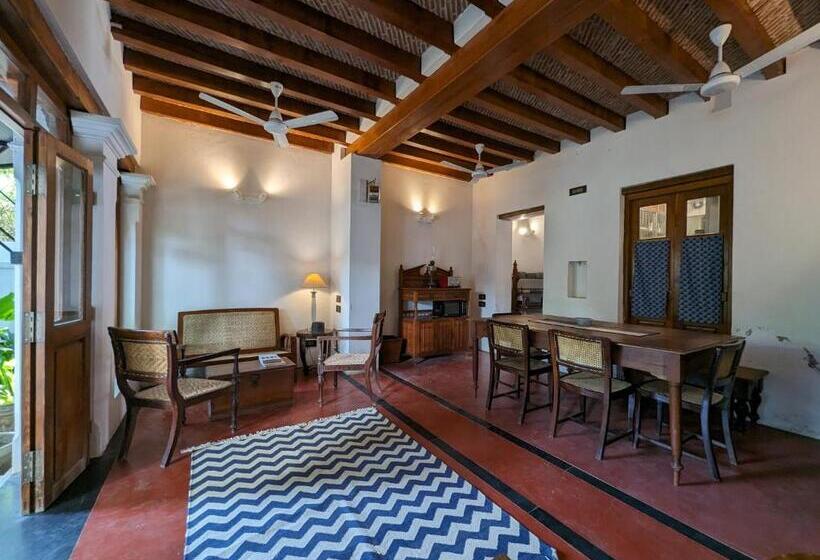 بنسيون Thanga House By Luxunlock Private Villas