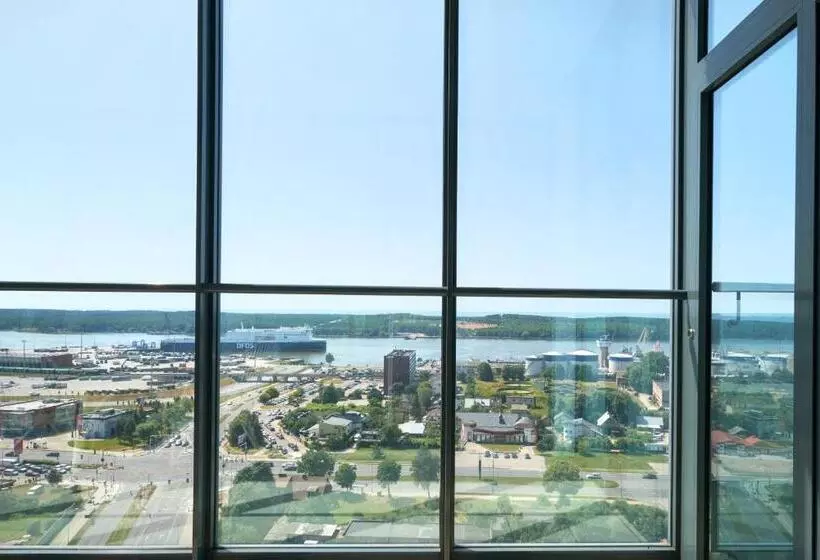 Sea View Apartment On 19th Floor