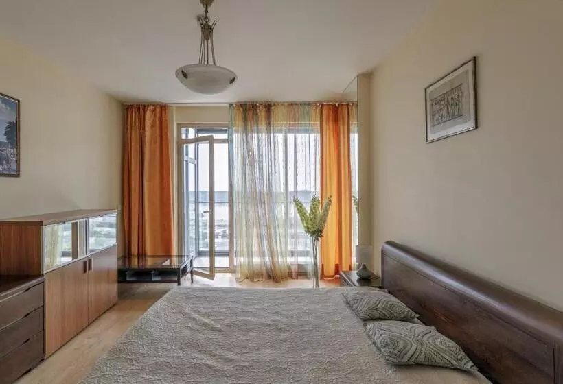 Sea View Apartment On 19th Floor