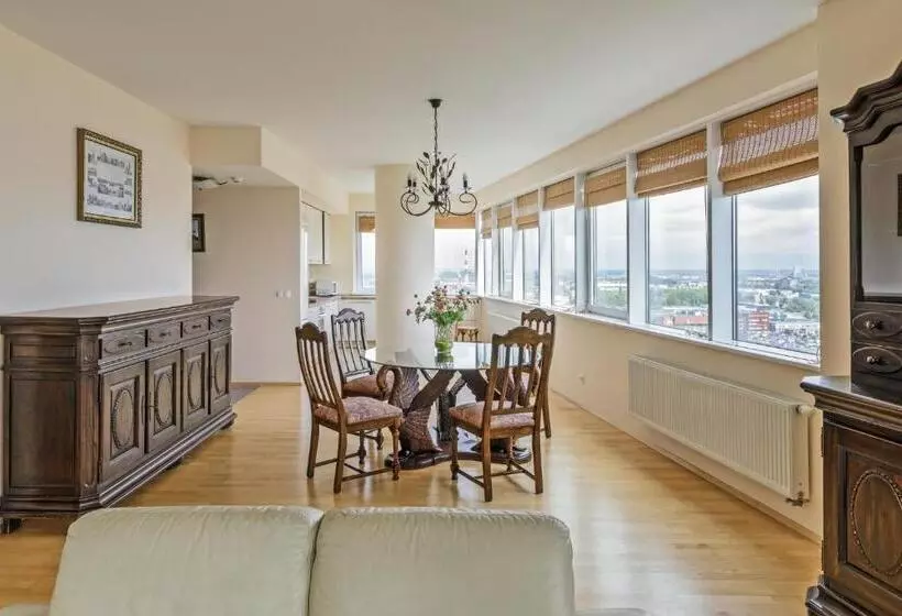 Sea View Apartment On 19th Floor