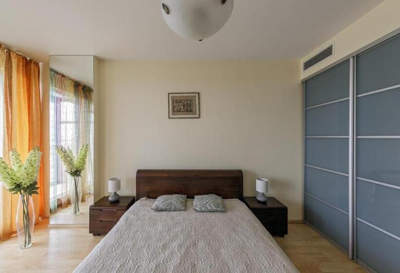 Sea View Apartment On 19th Floor