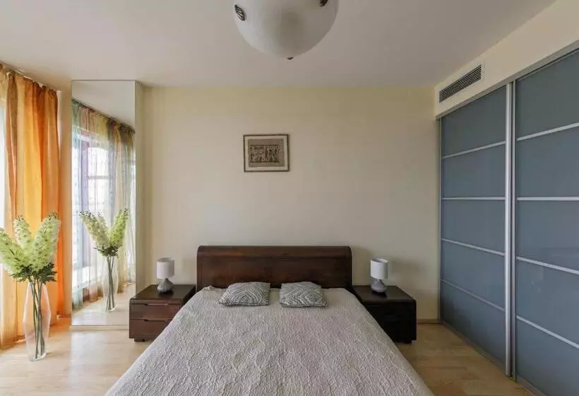 Sea View Apartment On 19th Floor