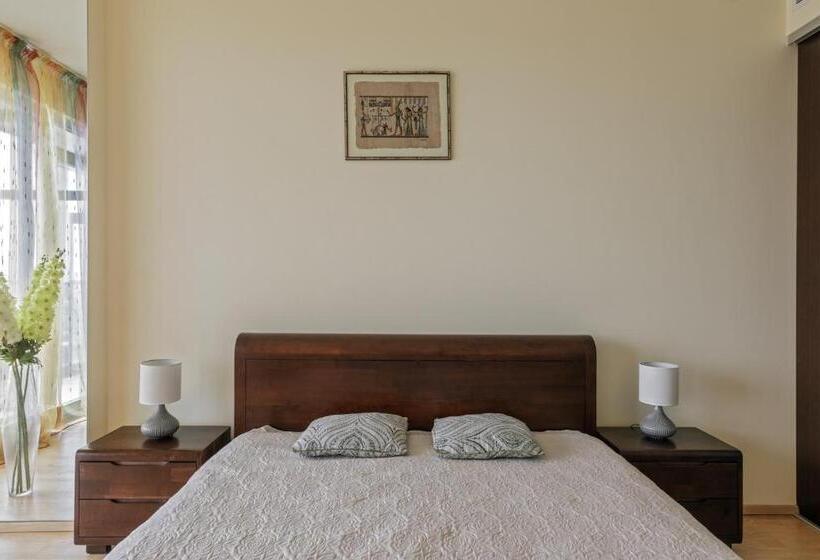 Sea View Apartment On 19th Floor