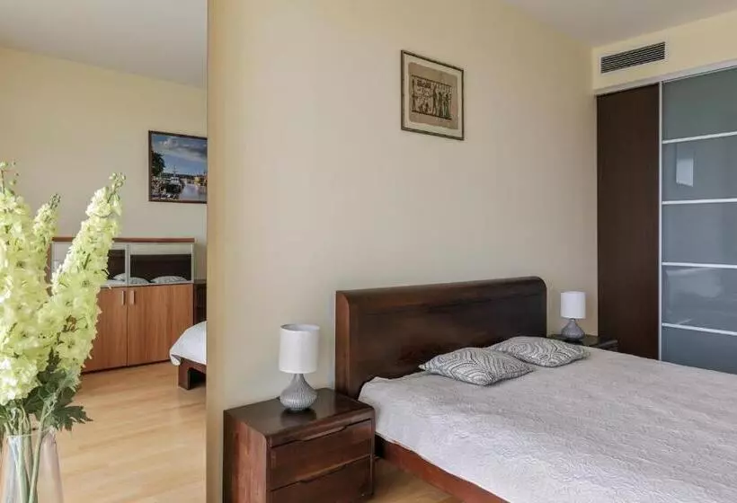 Sea View Apartment On 19th Floor