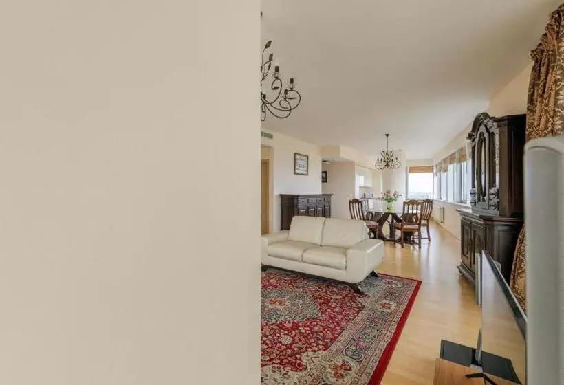 Sea View Apartment On 19th Floor