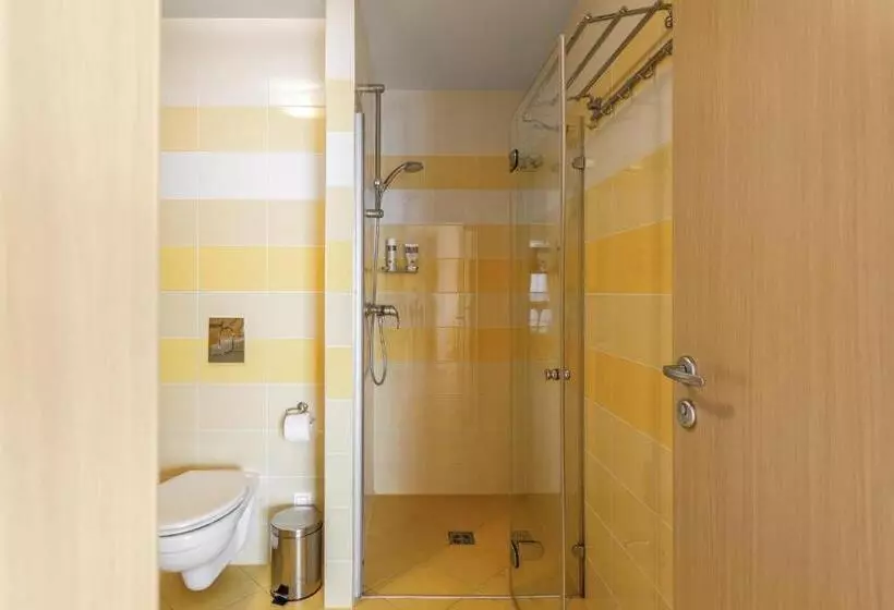 Sea View Apartment On 19th Floor