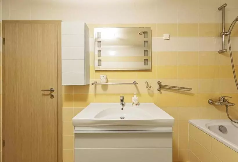 Sea View Apartment On 19th Floor