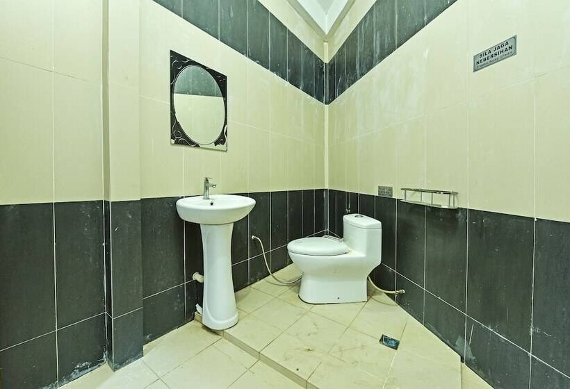 Hotel Oyo 90441 Cz Traveler S