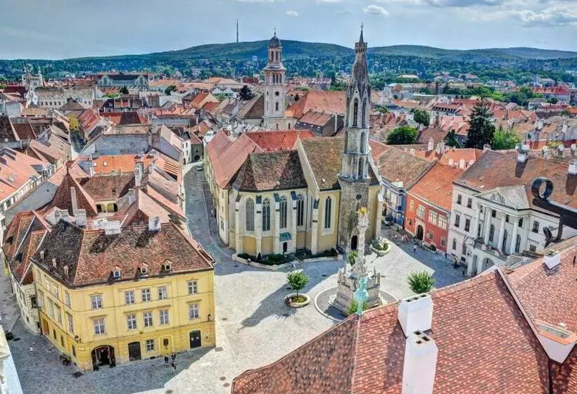 Lakelove Házikó Sopron  Erdő és Tópart Mellett