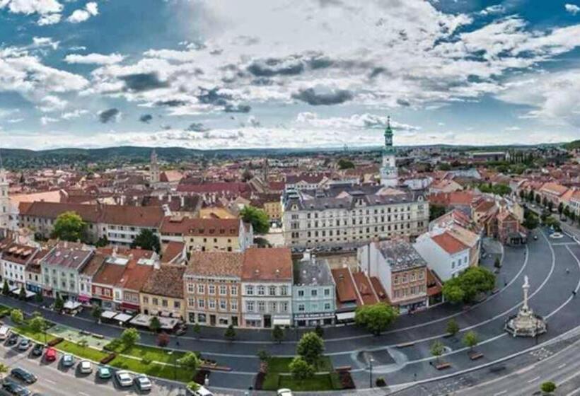 Lakelove Házikó Sopron  Erdő és Tópart Mellett