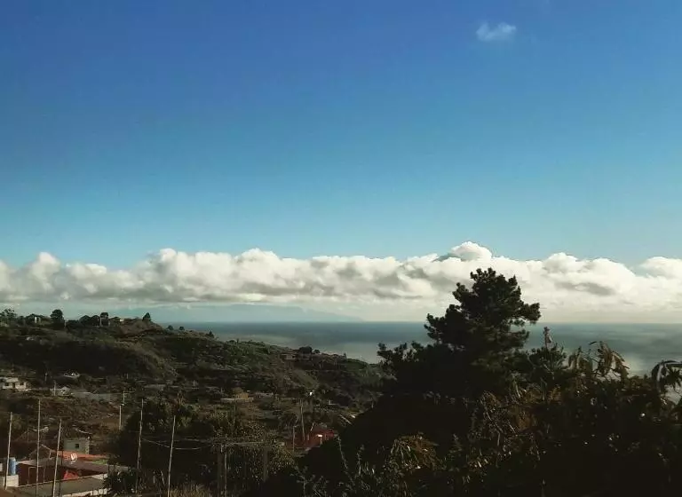 Sea And Mountain View Apartment